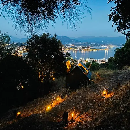 Ajaccio, Sous Les Etoiles, Cabanon A Toit Ouvrant, Vue Et Montagne Ajaccio (Corsica)
