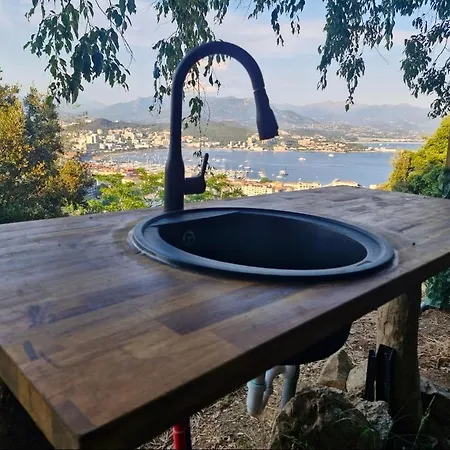 Ajaccio, Sous Les Etoiles, Cabanon A Toit Ouvrant, Vue Et Montagne * Аяччо