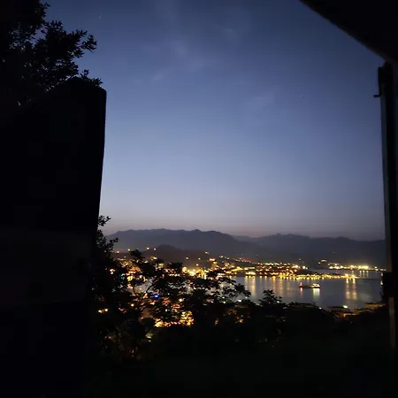 Ajaccio, Sous Les étoiles, Cabanon à Toit Ouvrant, Vue Et Montagne