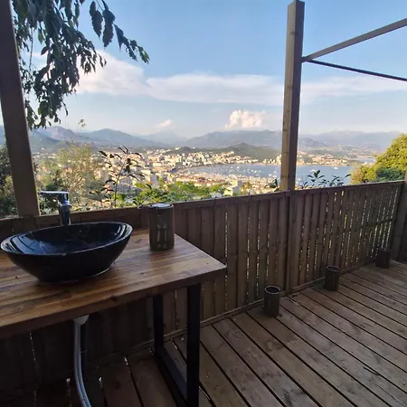 Ajaccio, Sous Les Etoiles, Cabanon A Toit Ouvrant, Vue Et Montagne